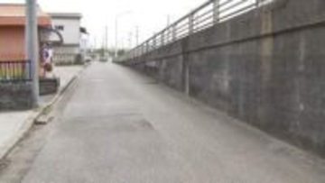 ひき逃げか　血を流して倒れていた66歳男性が死亡　現場には車の破片が散乱　千葉・君津市