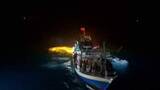 「インドネシアの旅客船沈没で18人行方不明　魚捕りかごにつかまって救助された少女も」の画像1