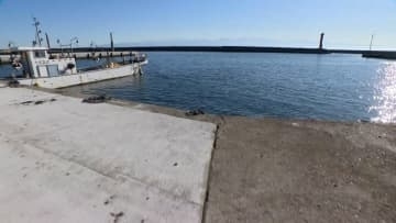 漁港で軽自動車が海に転落　車内にいた68歳男性搬送先で死亡　遺体に目立った外傷なし　富山・氷見市