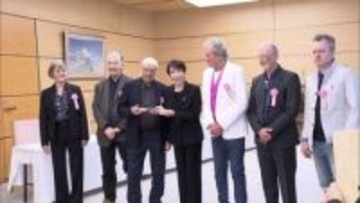 高市総理「憧れのバンド」　ディープ・パープルと面会「夫とケンカしたら（ドラムで）「バーン」をたたいて呪いをかけています」