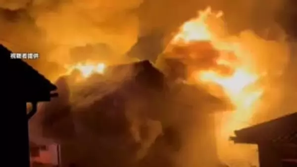 炎や煙に包まれる…木造2階建て住宅全焼で3人の遺体見つかる　60代夫婦と30代娘と連絡取れず　長野・東御市