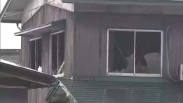 「火柱が上がって、火が回っている」2棟全焼し1人の遺体　福島・会津若松市