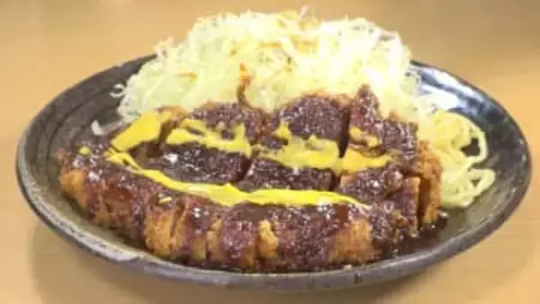 「昭和の食堂を貫きたい あとは死ぬまで筋トレ」創業75年のとんかつ店 マッチョ店主が欠かさぬ“客とのふれあい”