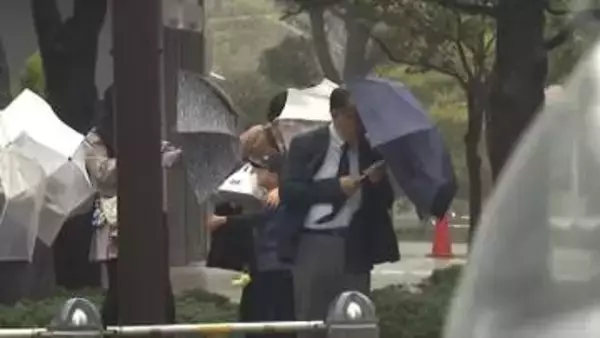 「あすにかけて嵐襲来」竜巻・突風・落雷・暴風・強雨の恐れ　一転、土曜日は夏を思わせる暑さに　早くも熱中症に注意