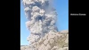 下山中に火山噴火　ルール無視の登山者20人　3人が死亡　SNS制作のため禁止区域への入山が増加と地元当局　インドネシア