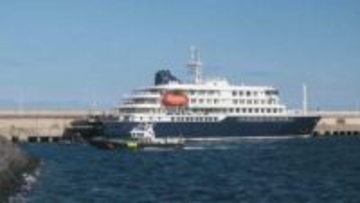 ハンタウイルス“集団感染”のクルーズ船全員の下船完了、オランダへ出港　7人感染、2人感染疑い