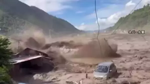 ネパール大規模土石流で162人死亡、480人超行方不明　日本人5人とも連絡取れず　中国側でも被害拡大