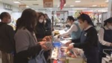 富山大和「大九州展」開幕　福岡の「梅ヶ枝餅」に開店前から長蛇の列、九州7県の味が一堂に