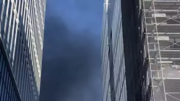 JR浜松町駅隣接のビル工事現場で火事　ポンプ車など30台以上が出動　駅近くの再開発エリア　東京・港区