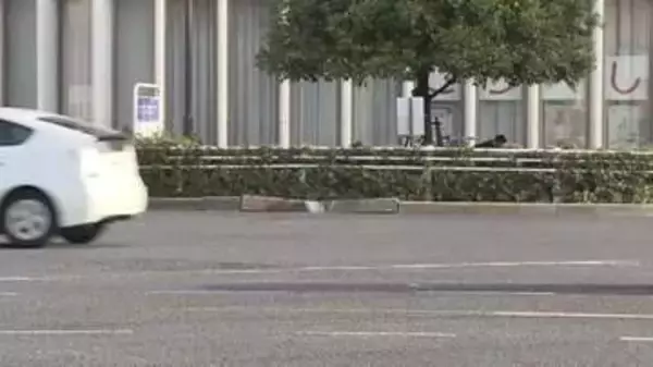 「【速報】軽自動車とトラックが衝突　軽自動車の男女5人を病院搬送　トラック運転の66歳男を現行犯逮捕」の画像