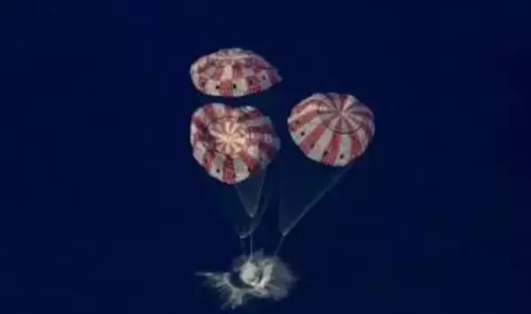 【速報】「アルテミス計画」宇宙船が地球帰還　月周回成功の「オリオン」が太平洋に着水