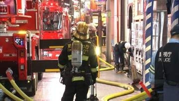 【速報】JR新宿駅前の飲食店で火災 4人けが　現在も消火活動続く