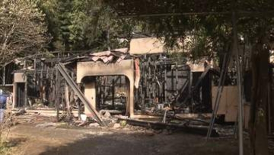 火事で住宅が全焼　焼け跡から2人の遺体発見　住人の父と息子が連絡とれず　茨城・古河市