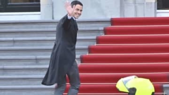 オランダで最年少38歳首相が就任…3党連立の少数与党発足　同性愛者であることを公言した初の首相