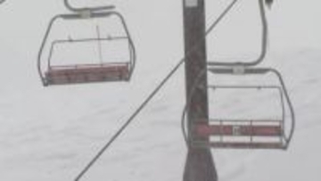 牛岳温泉スキー場でリフトが緊急停止　リフト止めたまま200人を1人ずつ救助　再開するとワイヤー破損の恐れ　富山