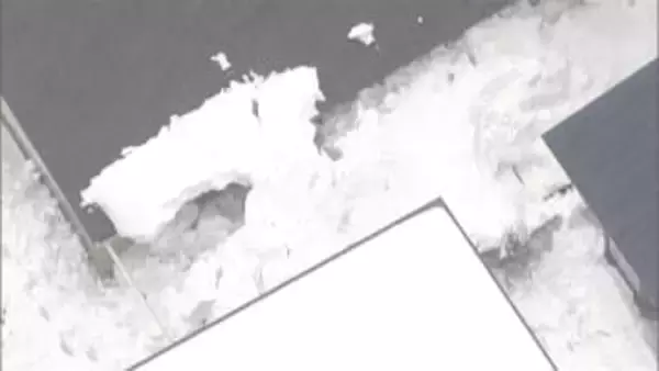 「埋まっていくの見えた…」落雪で一時3人生き埋め1人死亡…男性4人で雪下ろし作業　気温上昇で事故相次ぐ　積雪多い地域は注意必要