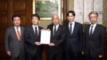 予算案あす衆院通過へ　与党強気に野党反発　委員長解任案で抵抗