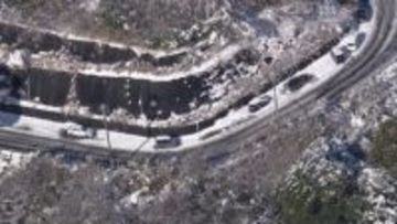 国道135号で車立ち往生…帰宅困難者など約450人が避難　雪の影響で数kmにわたり渋滞　静岡・伊東市