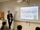 「子どものSNS規制に賛否　いじめ・暴行動画拡散問題で問われる“メディアリテラシー教育”のあり方　埼玉県戸田市教育長に聞く」の画像1