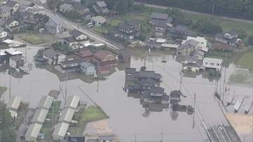 石川・富山あす再び記録的大雨に警戒　豪雨で冠水した街　“孤立”続く集落も　収穫間近の水田「たぶん全滅や」