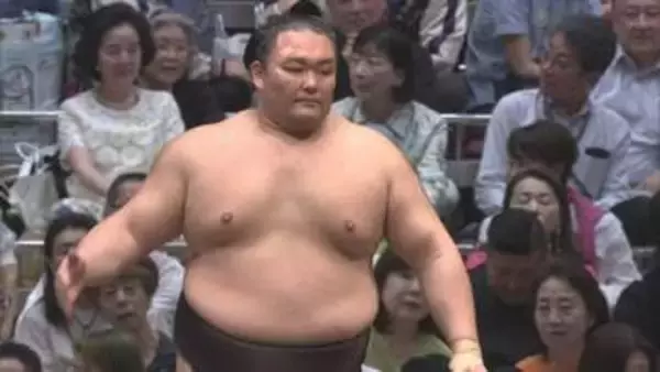 朝乃山、物言いで軍配覆り連勝ならず　悔しい黒星　「かかとが先に出ていた」【大相撲夏場所 2日目結果】