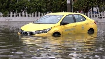 バンコク大雨で大規模な冠水被害　3人死亡 約4200人が避難