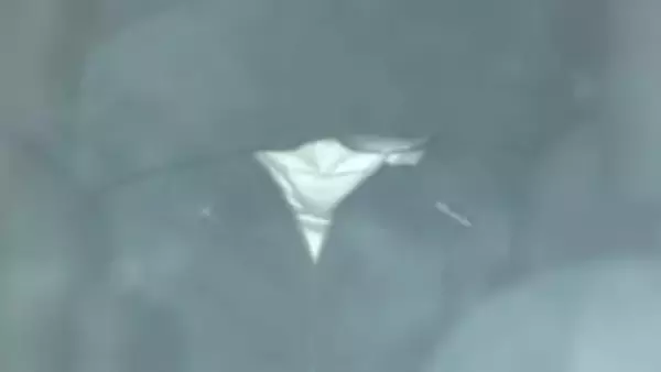 置き時計に隠しカメラで女性とのわいせつ行為盗撮か　男を逮捕