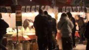 八戸市の名物「館鼻岸壁朝市」地震後初の開催　夜明け前から観光客訪れるも出店数は半減