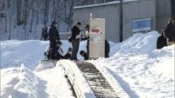 エスカレーターの自動停止装置が動かなかったか…5歳男児が巻き込まれ死亡　小樽市・朝里川温泉スキー場