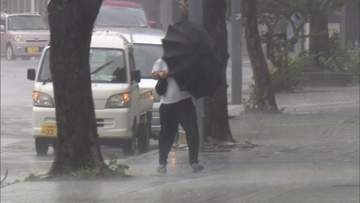 【中継】台風6号が沖縄本島に最接近へ　暴風域で断続的な雨　那覇空港など主要空港閉鎖で全便欠航　風で転倒し男性1人けが