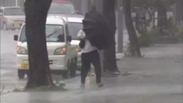 【中継】台風6号が沖縄本島に最接近へ　暴風域で断続的な雨　那覇空港など主要空港閉鎖で全便欠航　風で転倒し男性1人けが