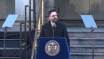 ニューヨーク市長に初のイスラム教徒ゾーラン・マムダニ氏就任　「家賃値上げ凍結」「バス無料化」など掲げる