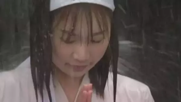 富山・大岩山日石寺の恒例「大寒」滝行　“気温氷点下1度・水温3度”に身を投じる　BBT堀元優花アナウンサーも体験