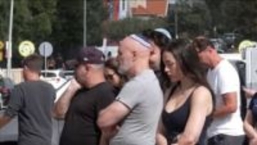 ボンダイビーチ襲撃の男「イスラム国」と関わりか　車から「イスラム国」の旗　10歳少女含む15人死亡　オーストラリア・シドニー