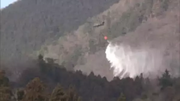 山梨の山火事 4日目も延焼中　火は住宅の約30メートルに迫る　77世帯145人に避難指示