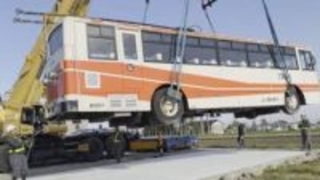 日本最後のトロリーバス、解体されずに「第二の人生」へ　手作り道の駅「立山ベース」のシンボルとして17日から公開