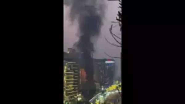 ドバイで爆撃音と煙 日本人女性が証言　学校は休校・一部品薄も