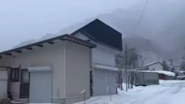 【中継】最強寒波で群馬・みなかみ町は1日中降雪　あす以降関東北部で雪が強まる見込み　大雪警戒で除雪車が稼働へ