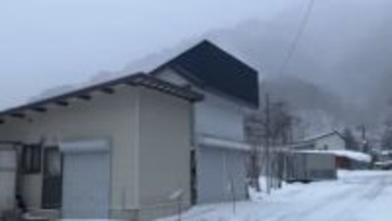 【中継】最強寒波で群馬・みなかみ町は1日中降雪　あす以降関東北部で雪が強まる見込み　大雪警戒で除雪車が稼働へ