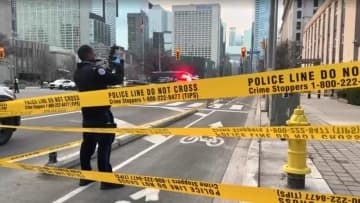 カナダのアメリカ領事館で発砲、犯人逃走　中東情勢との関連は不明