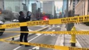 カナダのアメリカ領事館で発砲、犯人逃走　中東情勢との関連は不明