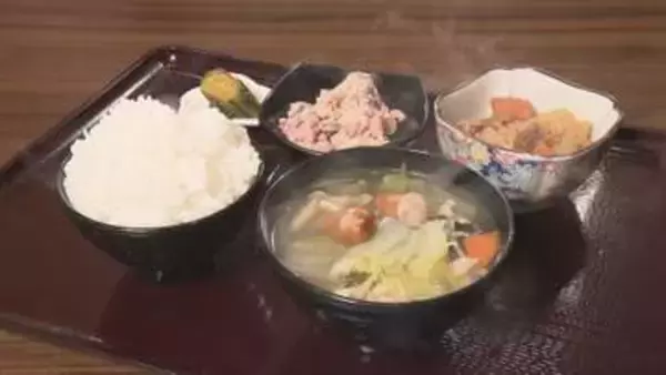 暖簾に「ちゃんこは飲み物です。」玉ノ井部屋の元力士が営む人気居酒屋 栄養満点のちゃんこからあふれる相撲愛