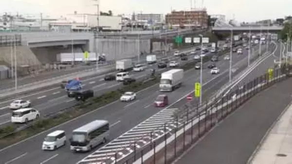 ゴールデンウィーク高速道路のUターンラッシュ始まる　中央道上り小仏トンネル付近で30キロ予測も