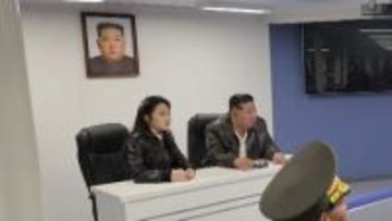 金正恩総書記の“単独”肖像画　公式メディアで公開は行事以外で初　祖父や父と並ぶ形ではなく部屋に掲げられる　北朝鮮