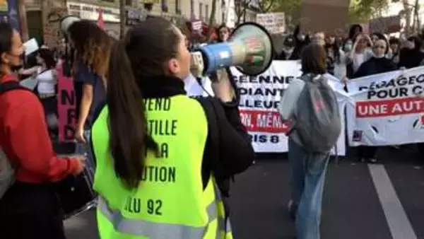 フランス全土で高校生デモ　教員不足解消や施設改善など訴え　25万人以上が参加、488人拘束