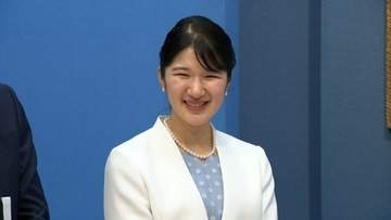 愛子さまも真珠のイヤリングとネックレス　フェルメールの「真珠の耳飾りの少女」を鑑賞　「光の加減が巧妙ですね」英語交え感想も