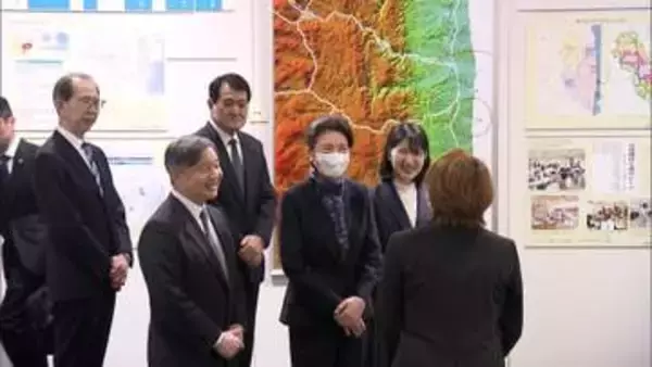 「「様々な苦難を乗り越えられて」両陛下と愛子さまが福島・双葉町で被災者と懇談　原発がある自治体への訪問は皇室初　きょうは大熊町や富岡町などへ」の画像