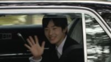 悠仁さま大学の春休みで京都訪問　明治天皇陵など参拝し成年式終了を報告　笑顔で手を振られる