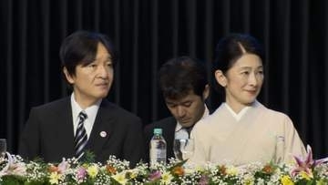 秋篠宮ご夫妻がパラグアイで日系人と交流　移住90周年記念式典に出席「改めて深く感謝の意を表します」