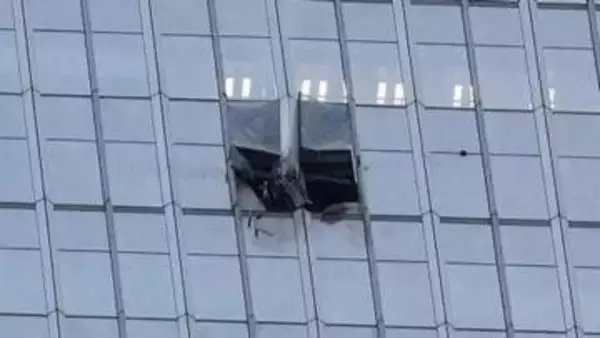中国・北京中心部の108階建て高層ビルに小型機衝突か　火災や小型機残骸の映像がSNSに投稿も削除